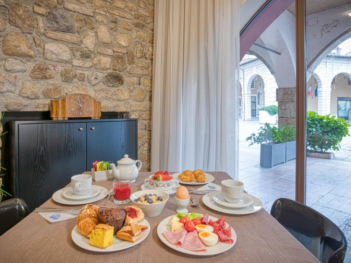 Hotel Piroscafo Desenzano del Garda Ngoại thất bức ảnh