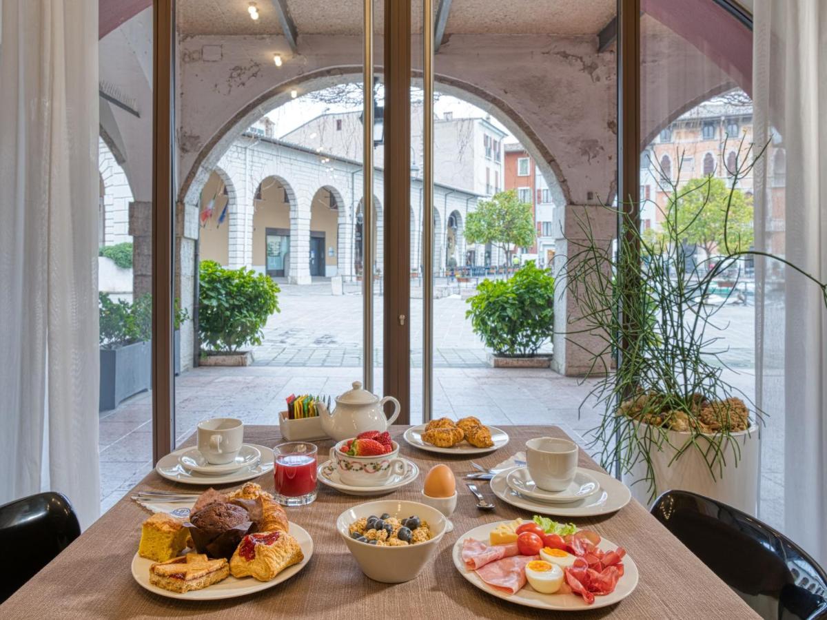 Hotel Piroscafo Desenzano del Garda Ngoại thất bức ảnh
