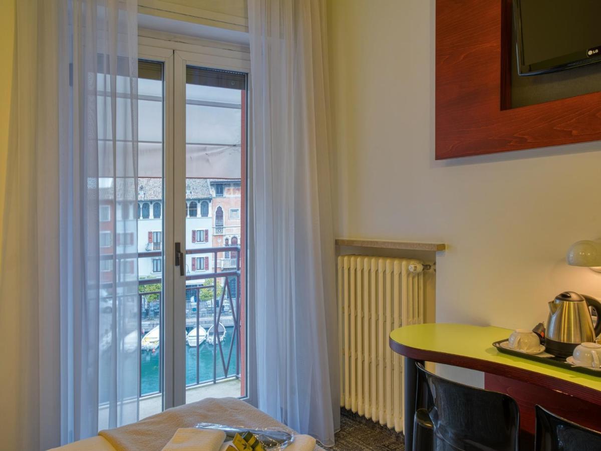 Hotel Piroscafo Desenzano del Garda Ngoại thất bức ảnh