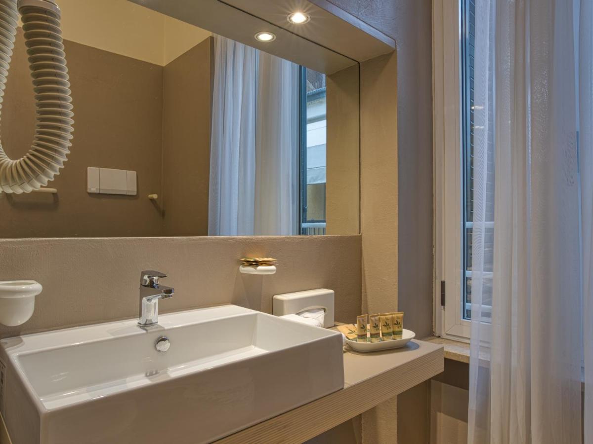 Hotel Piroscafo Desenzano del Garda Ngoại thất bức ảnh