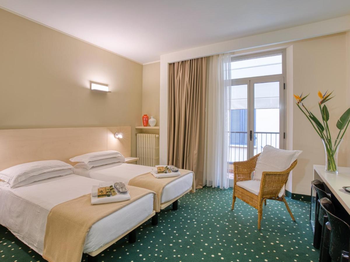 Hotel Piroscafo Desenzano del Garda Ngoại thất bức ảnh