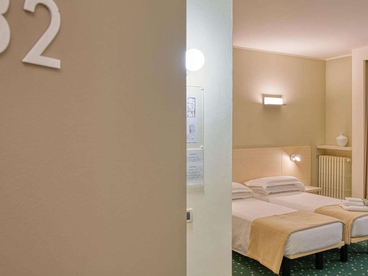 Hotel Piroscafo Desenzano del Garda Ngoại thất bức ảnh