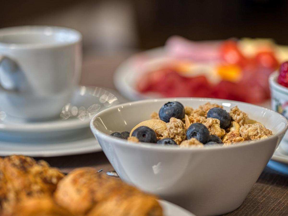 Hotel Piroscafo Desenzano del Garda Ngoại thất bức ảnh