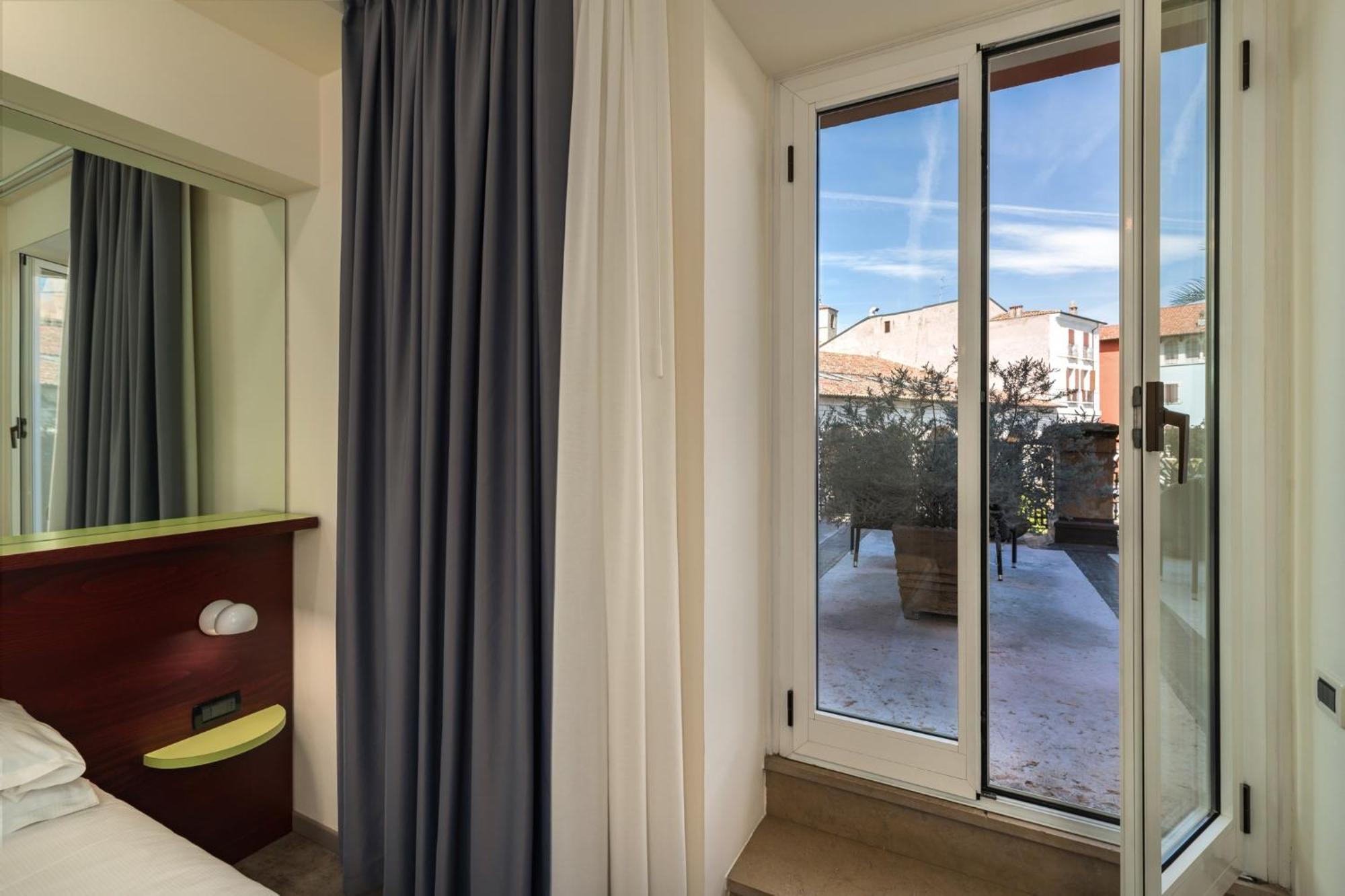 Hotel Piroscafo Desenzano del Garda Ngoại thất bức ảnh