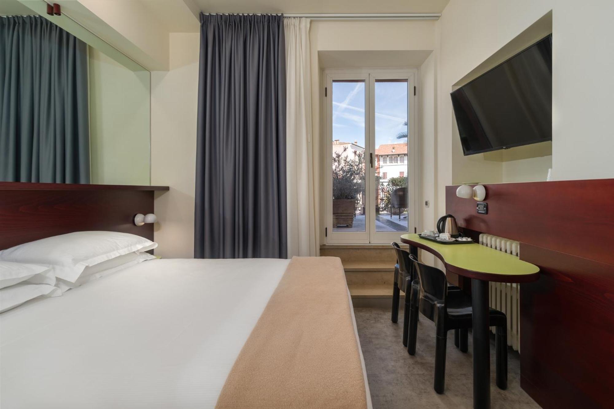 Hotel Piroscafo Desenzano del Garda Ngoại thất bức ảnh